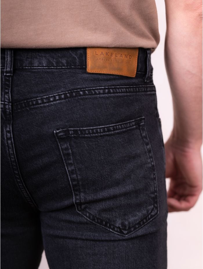 Slim Straight Jeans in Black Wash