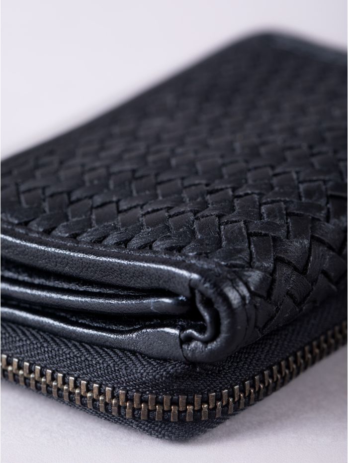 Wreay Small Leather Purse in Black