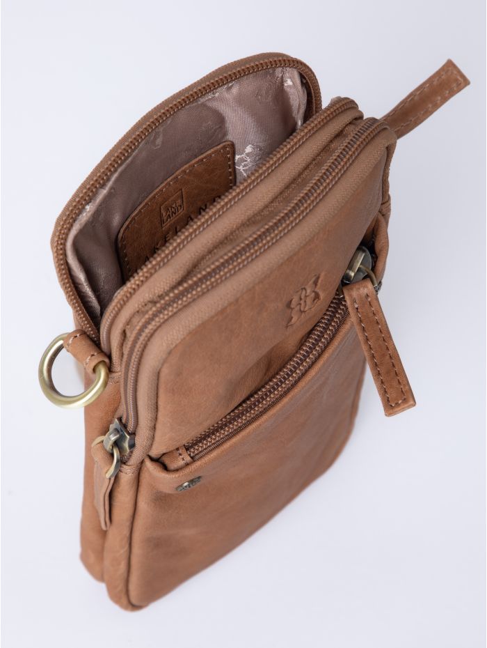 Harstone Leather Travel Bag in Taupe