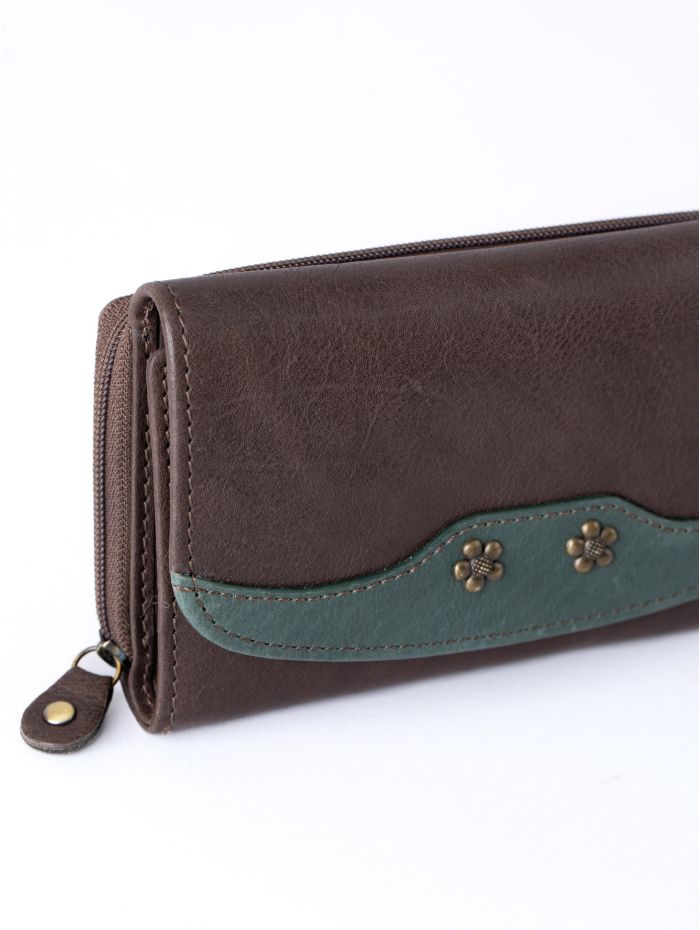 Hartsop Flapover Leather Purse in Brown and Green