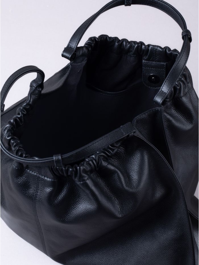 Newland Leather Slouch Tote Bag in Black