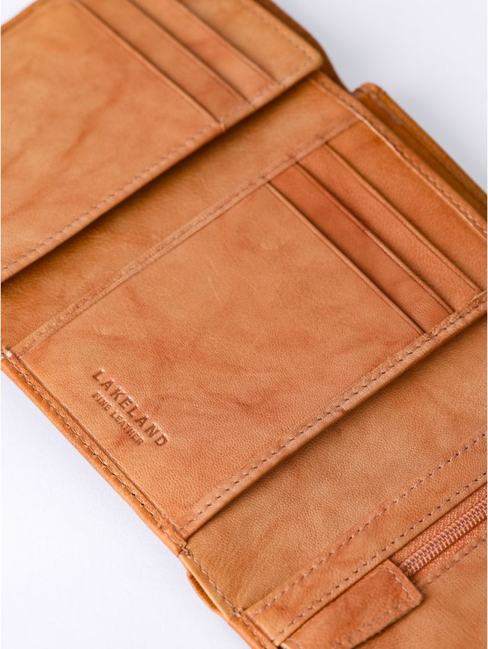Bowston Tri-Fold Leather Wallet in Cognac