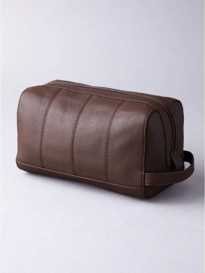 Discoverer Leather Washbag in Brown