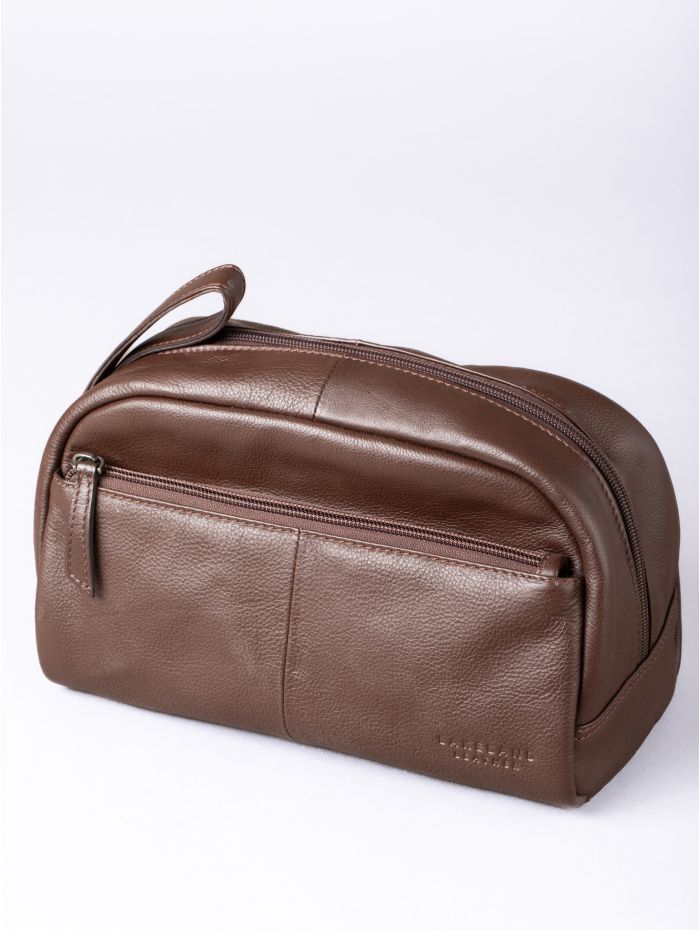 Silloth Leather Washbag in Brown