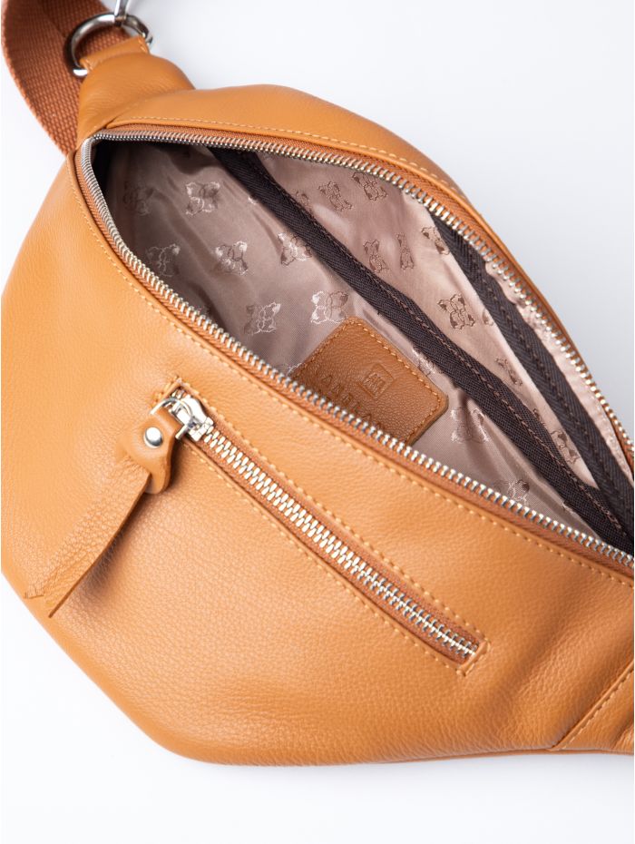 Tarn Leather Sling Bag in Tan