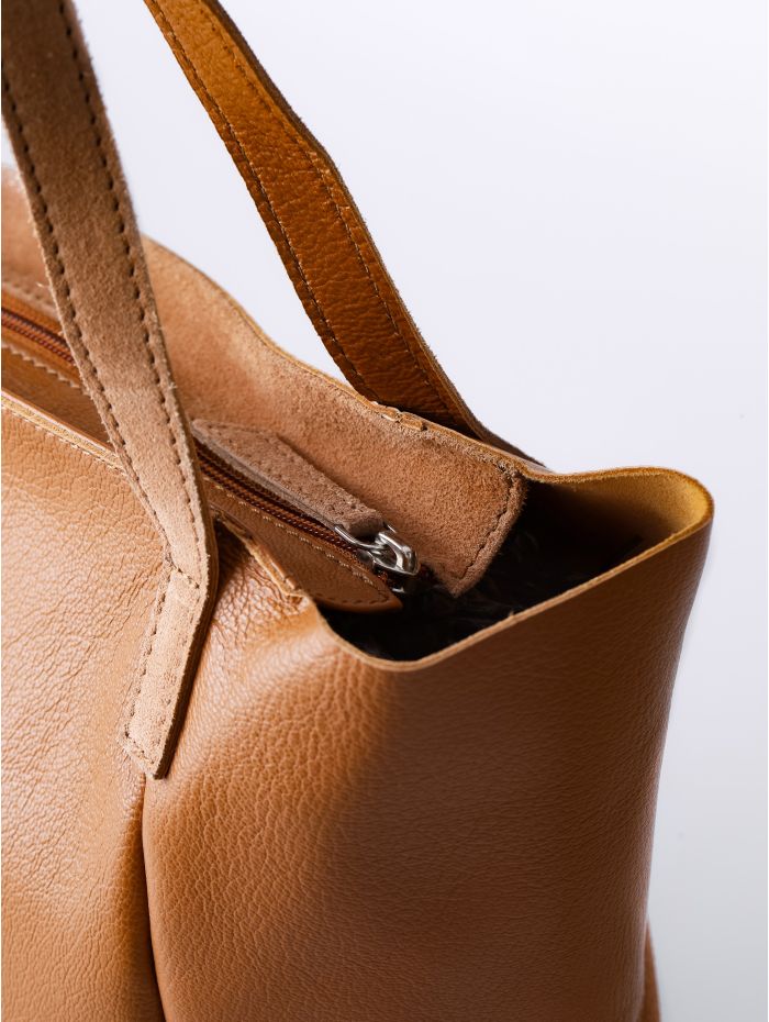 Tarn Hows Leather and Suede Tote Bag in Tan