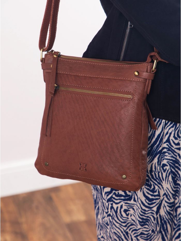 Harstone Large Leather Cross Body Bag in Tan