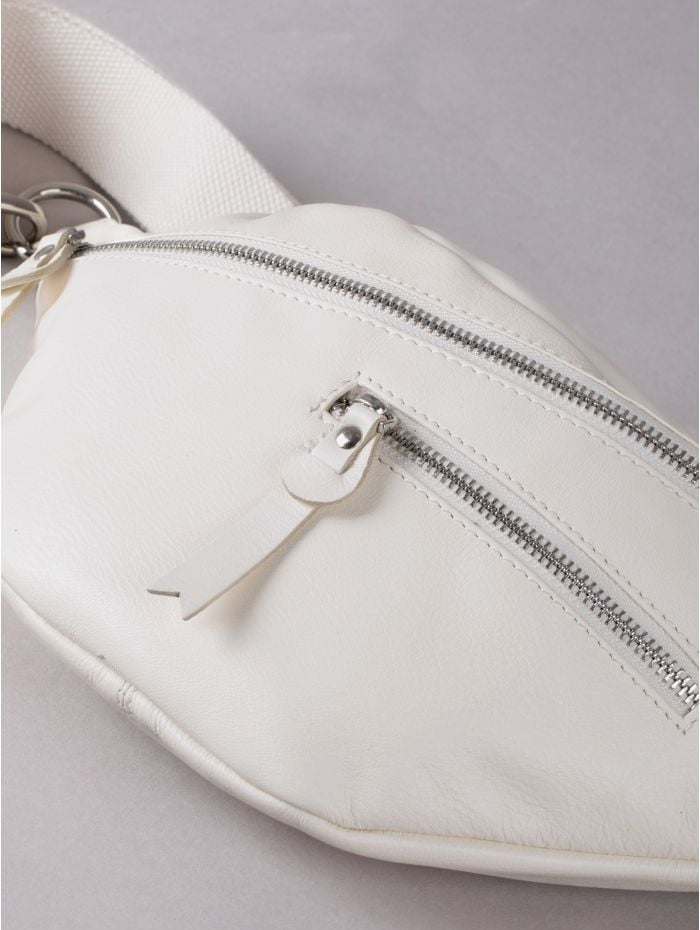 Tarn Leather Sling Bag in Off-White