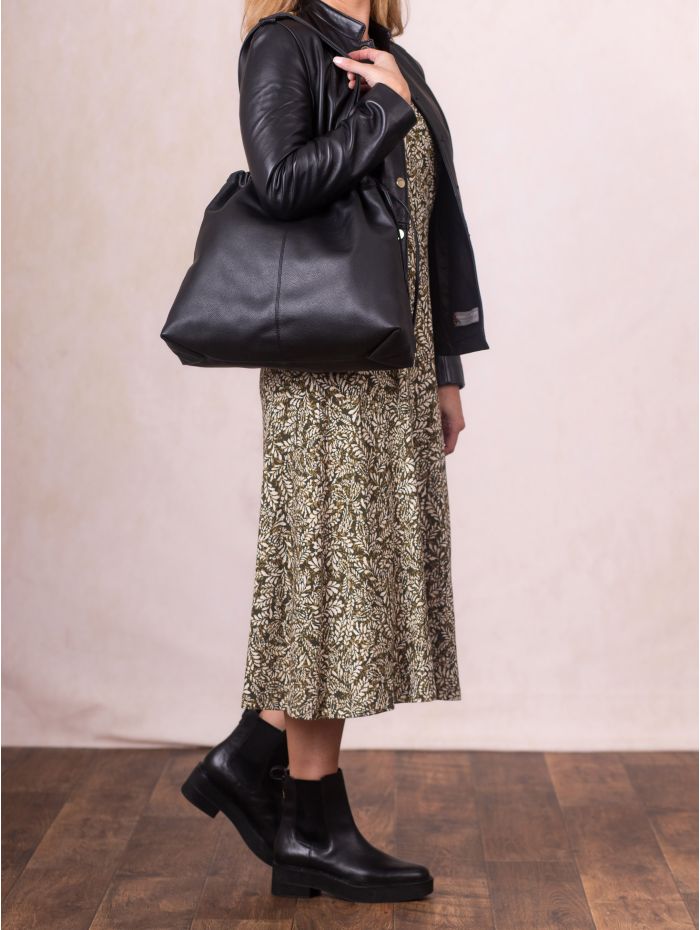 Newland Leather Slouch Tote Bag in Black