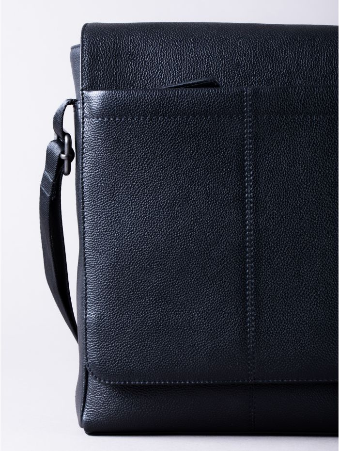 Crummock Leather Cross Body Bag in Black