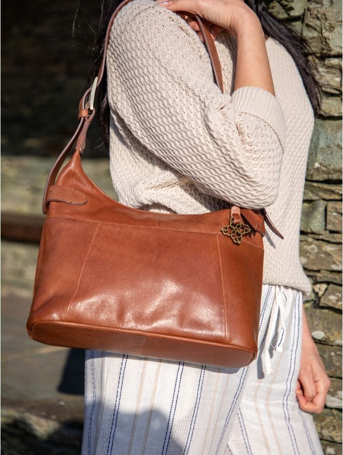 Newby Leather Hobo Shoulder Bag in Tan