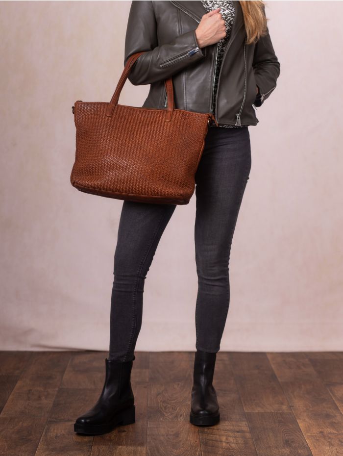 Wreay Leather Shopper Bag in Cognac
