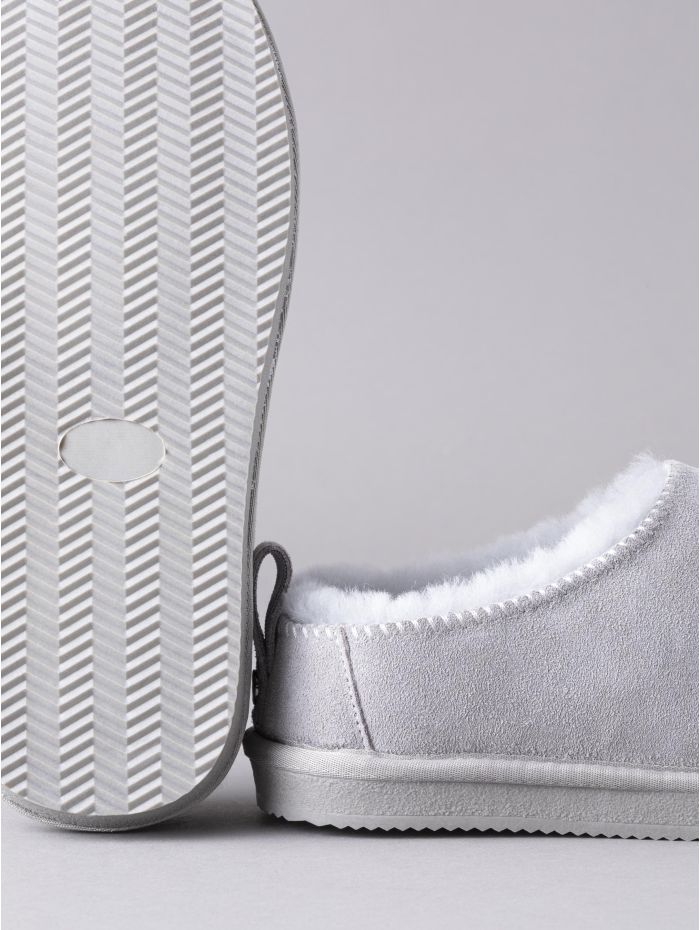 Ladies' Sheepskin Clog Slippers in Light Grey