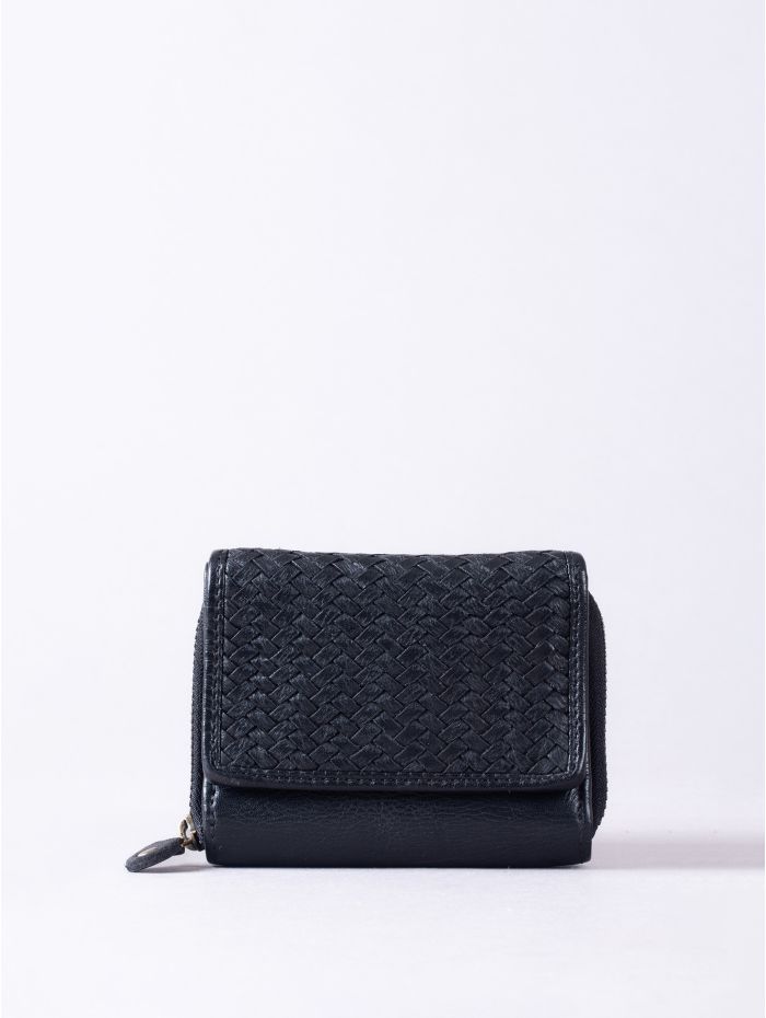 Wreay Small Leather Purse in Black