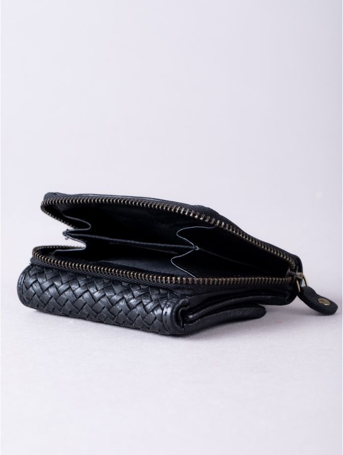 Wreay Small Leather Purse in Black
