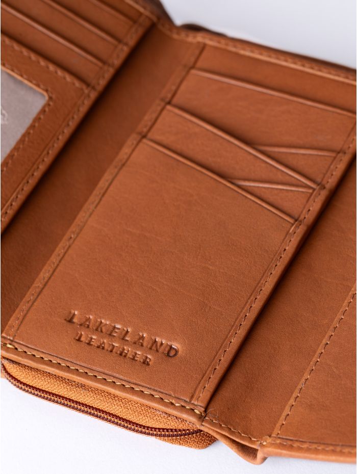 Hartsop Flapover Leather Purse in Cognac and Navy