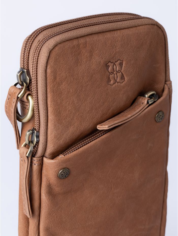 Harstone Leather Travel Bag in Taupe