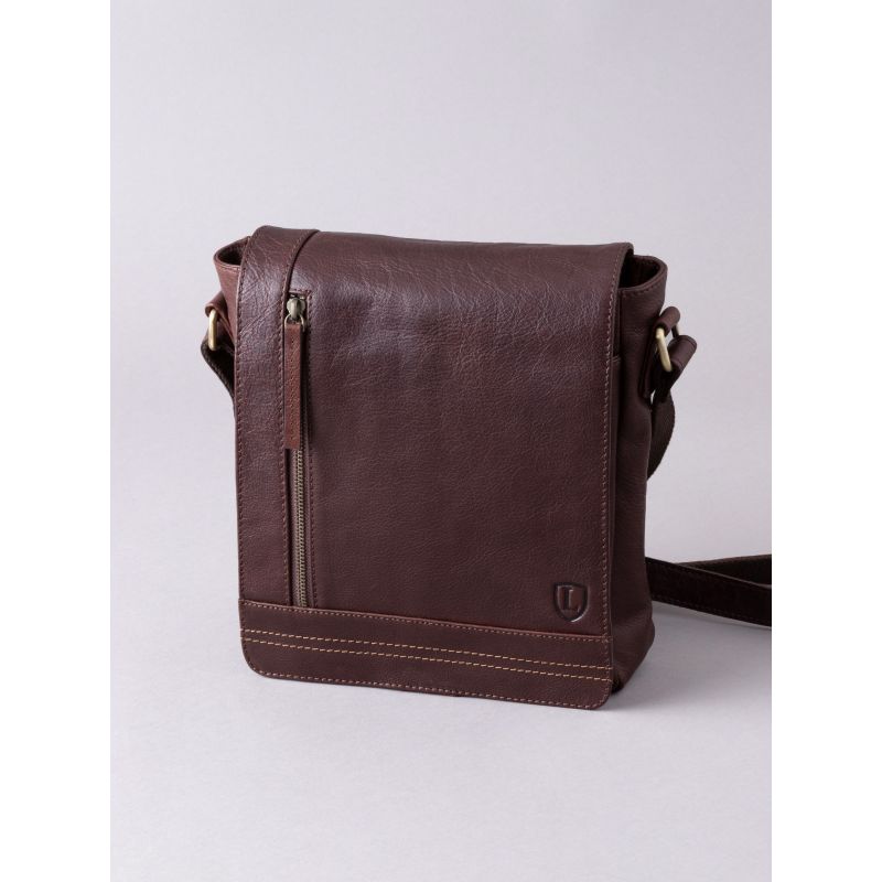 Lakeland Leather Keswick Medium Leather Messenger Bag in Brown