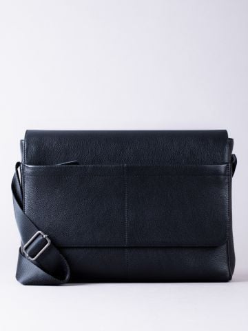 Lakeland Leather Crummock Leather Laptop Messenger Bag in Black