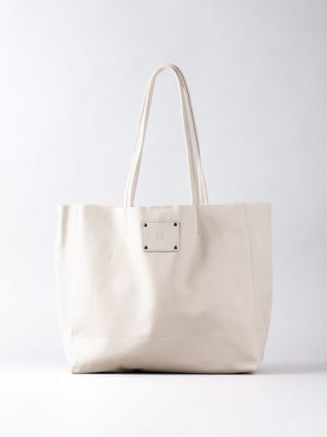 Lakeland Leather Tarn Leather Bucket Bag in Off-White