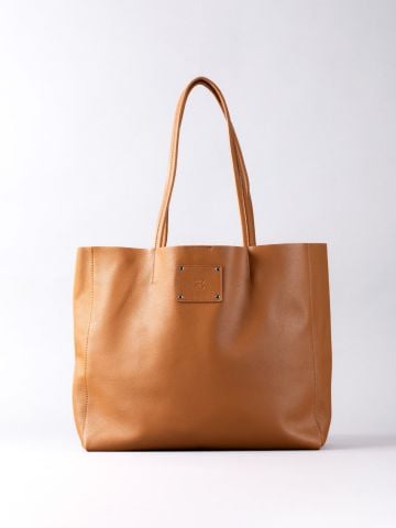 Lakeland Leather Tarn Leather Bucket Bag in Tan