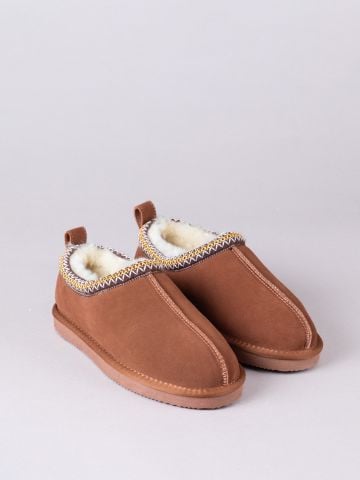 Lakeland Leather Ladies’ Sheepskin Embroidered Clog Slippers in Tan