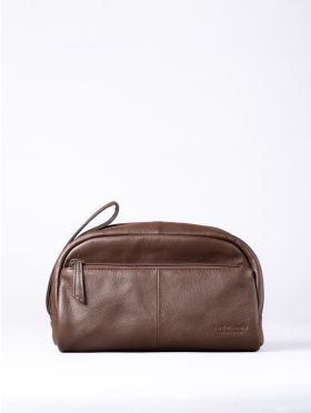 Silloth Leather Washbag in Brown
