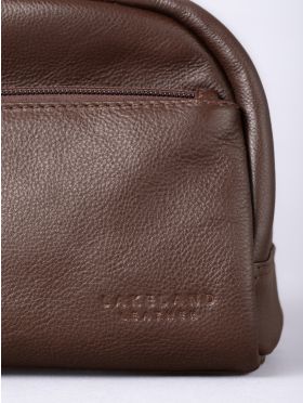 Silloth Leather Washbag in Brown
