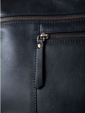 Winleigh Leather Shoulder Bag in Black