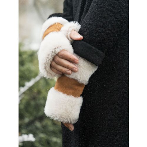 Sheepskin Fingerless Mittens in Tan